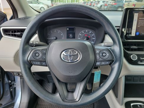 Used 2023 Toyota Corolla Cross L AWD/4WD image 20