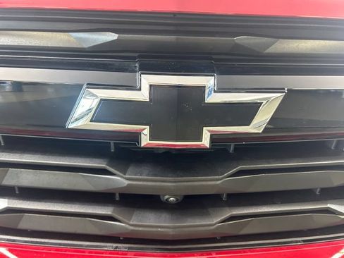 Used 2025 Chevrolet Colorado Z71 w/ Technology Package AWD/4WD image 10