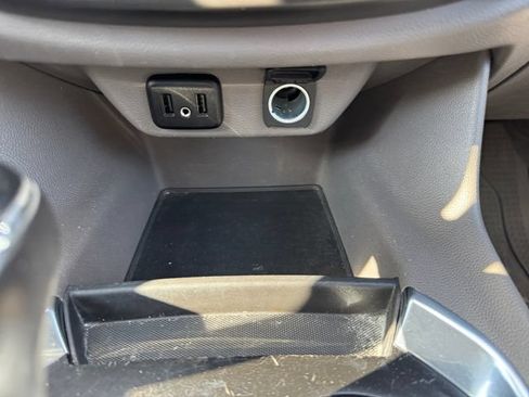 Used 2018 Chevrolet Traverse LT FWD image 19