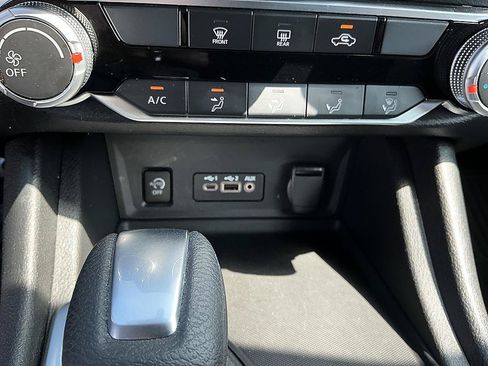Certified 2024 Nissan Sentra SV FWD image 19