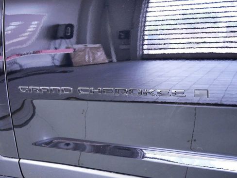 Used 2024 Jeep Grand Cherokee Altitude image 18