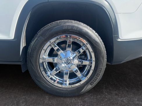 Used 2019 GMC Acadia SLT FWD image 14