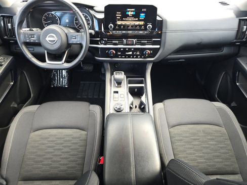 Used 2025 Nissan Pathfinder SV AWD/4WD image 13