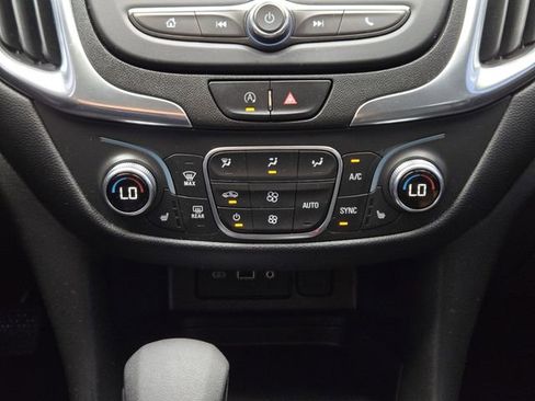 Used 2022 Chevrolet Equinox LT FWD image 20