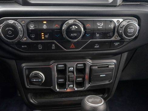 Used 2022 Jeep Wrangler Unlimited Sport AWD/4WD image 20
