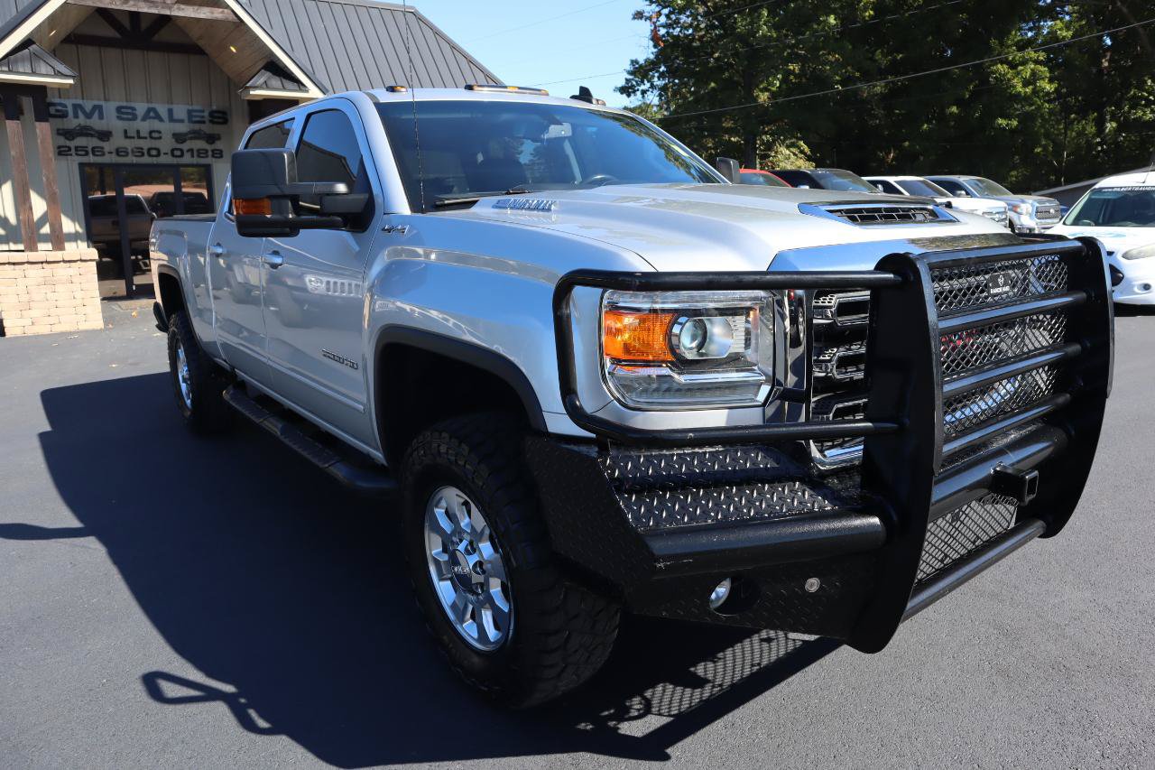 Used 2019 GMC Sierra 2500 SLE w/ SLE Preferred Package AWD/4WD image 3