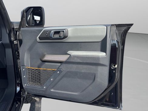 Used 2023 Ford Bronco Badlands image 40