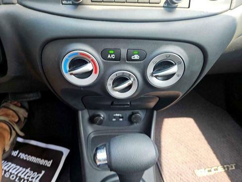 Used 2011 Hyundai Accent GS image 26