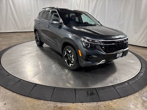 Certified 2025 Kia Seltos S image 12