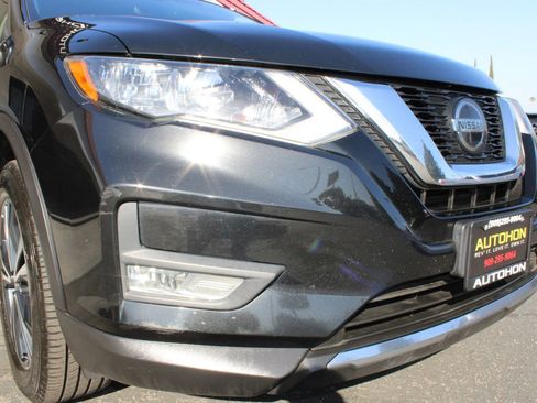 Used 2018 Nissan Rogue SL image 5