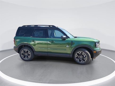 New 2025 Ford Bronco Sport Outer Banks image 9