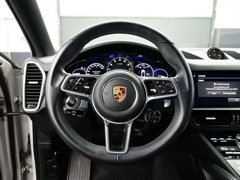Certified 2022 Porsche Cayenne S AWD/4WD image 8