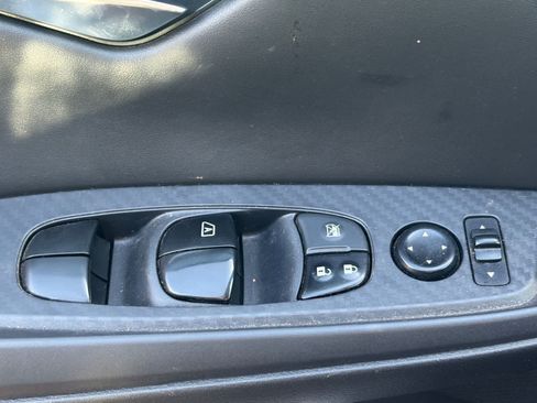 Used 2020 Nissan Sentra SV FWD image 6