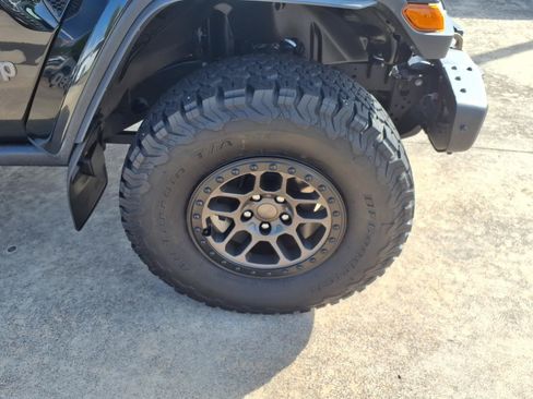 Used 2022 Jeep Wrangler Unlimited Rubicon w/ Xtreme Recon 35" Tire Package AWD/4WD image 10