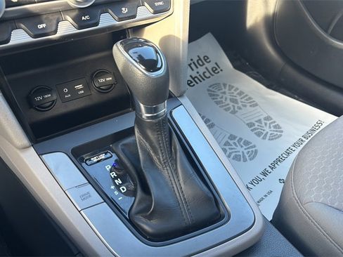 Used 2020 Hyundai Elantra SEL image 23