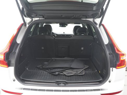 Used 2019 Volvo XC60 T8 R-Design w/ Advanced Package AWD/4WD image 16