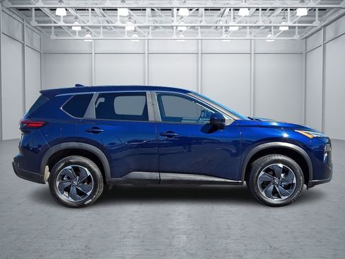 Used 2024 Nissan Rogue SV AWD/4WD image 7