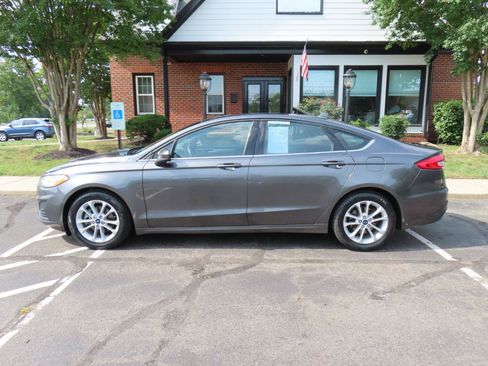 Used 2020 Ford Fusion SE FWD image 3
