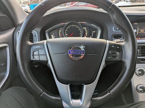 Used 2017 Volvo S60 T5 Dynamic image 23