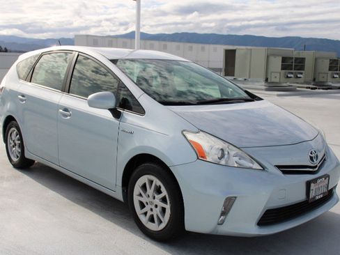 Used 2012 Toyota Prius V Three image 2