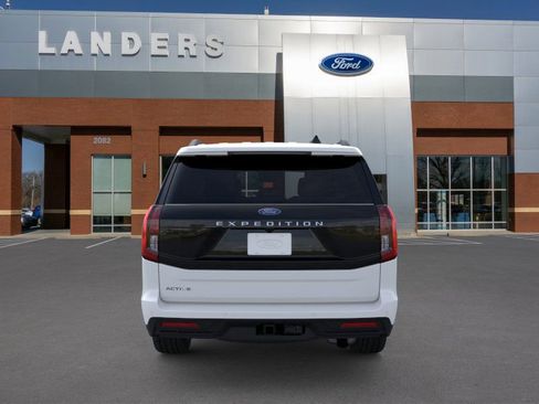 New 2026 Ford Expedition Active image 5
