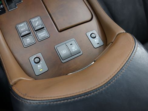 Used 2010 Lexus LS 460 RWD image 9