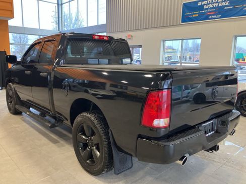Used 2017 RAM 1500 Express w/ Black Ram 1500 Express Group image 7