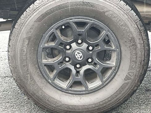 Used 2022 Toyota Tacoma SR5 image 13