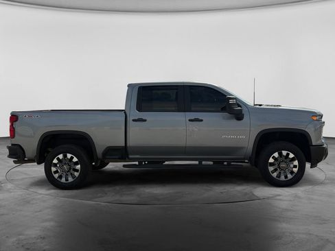 Used 2025 Chevrolet Silverado 2500 Custom w/ Custom Convenience Package AWD/4WD image 11