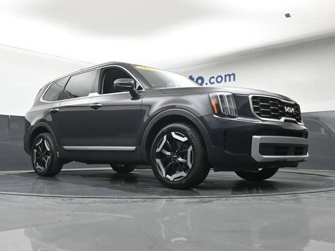 Used 2025 Kia Telluride S FWD image 24
