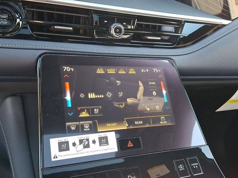 New 2026 INFINITI QX80 4WD image 13