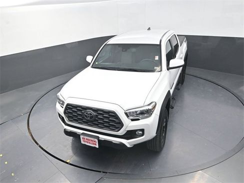 Used 2020 Toyota Tacoma TRD Off-Road image 21