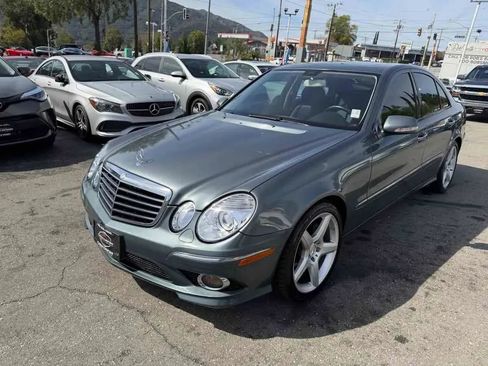 Used 2009 Mercedes-Benz E 350 Sedan image 3