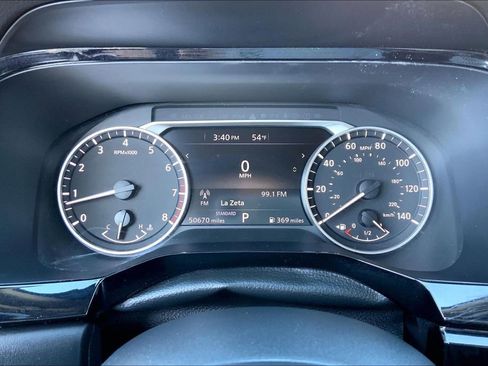 Used 2024 Nissan Pathfinder SV image 10