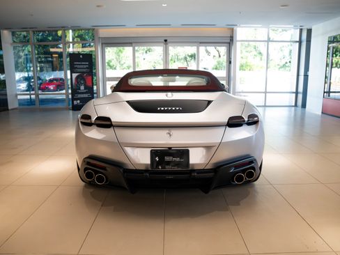 Used 2024 Ferrari Roma Spider image 28