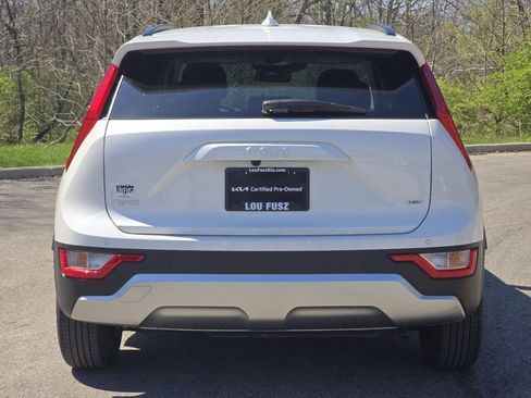 Certified 2025 Kia Niro EX FWD image 15