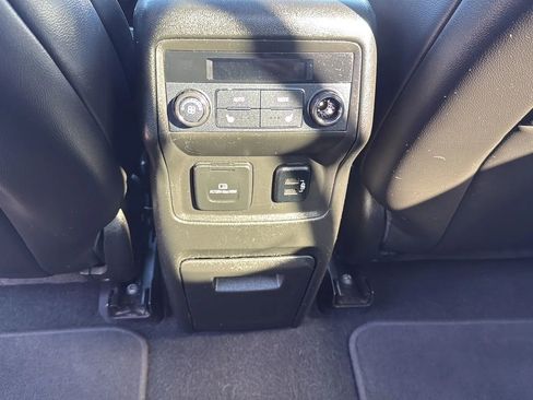 Used 2017 GMC Acadia Denali AWD/4WD image 29