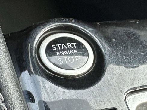 Used 2020 Nissan Kicks SR w/ SR Premium Package image 34