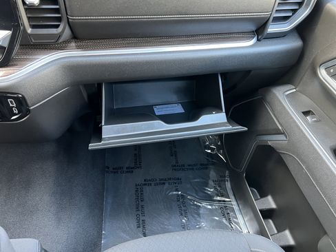 Used 2025 Chevrolet Silverado 2500 LT w/ Convenience Package image 35