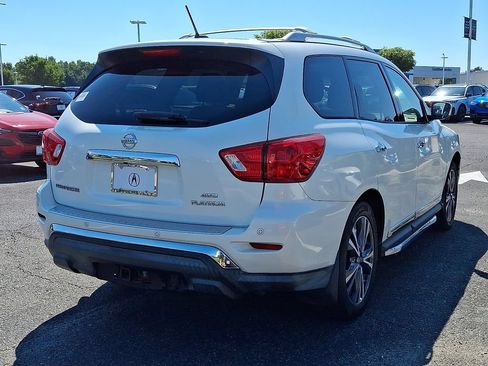 Used 2018 Nissan Pathfinder Platinum AWD/4WD image 4