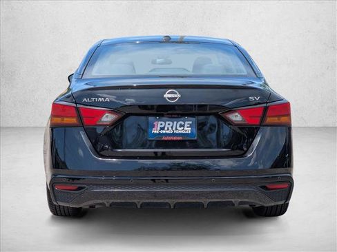 Used 2024 Nissan Altima 2.5 SV FWD image 7