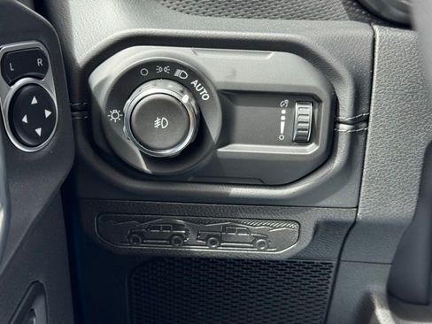 Used 2026 Jeep Wrangler Unlimited Rubicon w/ Safety Group AWD/4WD image 36