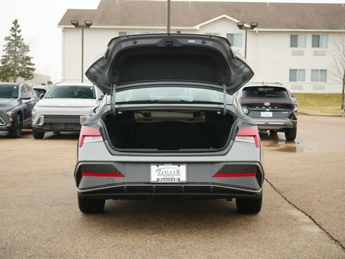 Certified 2025 Hyundai Elantra SEL image 11