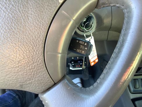 Used 2007 Toyota Sequoia SR5 image 39