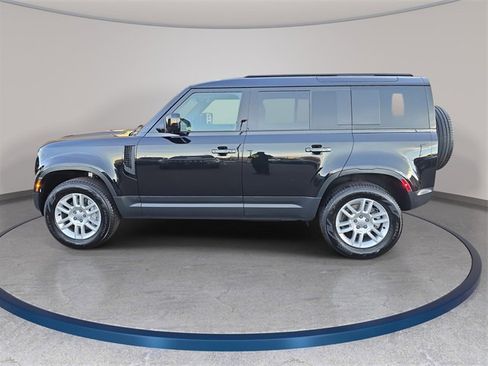 Used 2025 Land Rover Defender 110 S image 8