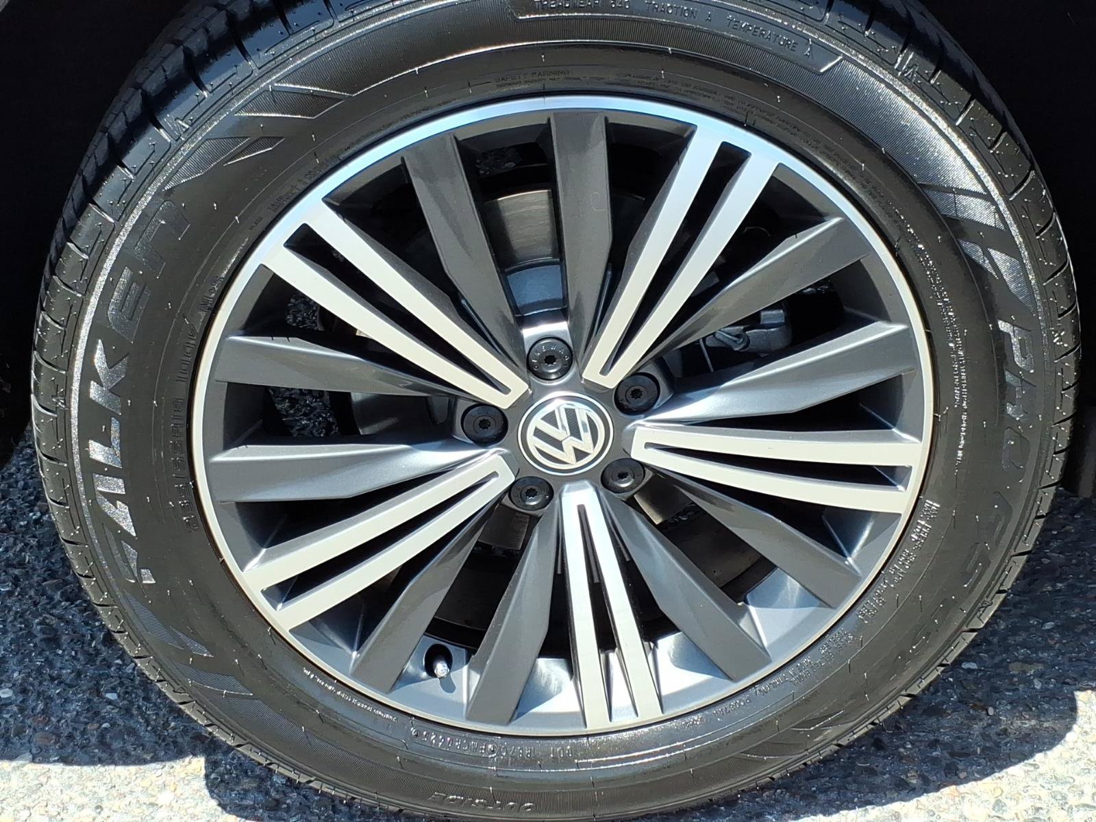 Used 2019 Volkswagen Tiguan SEL FWD image 10