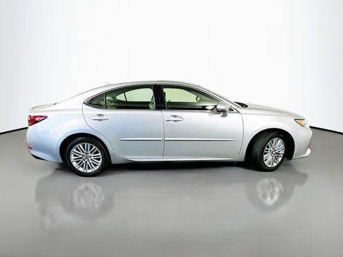 Used 2013 Lexus ES 350 w/ Luxury Pkg FWD image 8