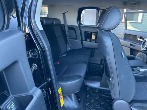 Used 2008 Toyota FJ Cruiser 4WD w/ Upgrade Pkg 2 image 23