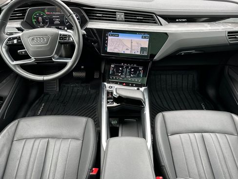 Used 2024 Audi Q8 e-tron Premium Plus image 14