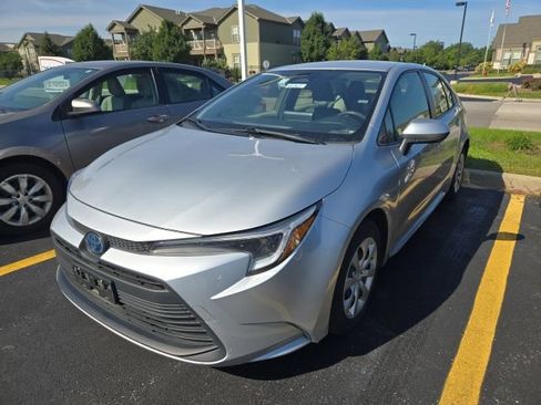 Used 2024 Toyota Corolla LE FWD image 3